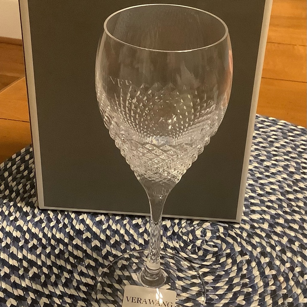 Vera Wang Diamond Mosaic Crystal Glass Set